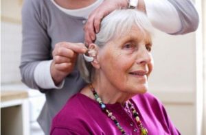 Read more about the article Have hearing loss in one ear, need to wear a hearing aid?
