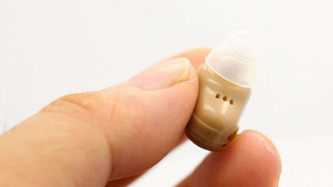 You are currently viewing What if the hearing aid vent is blocked?