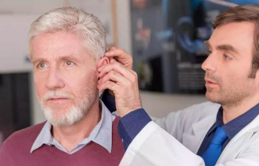 You are currently viewing Older people are suitable for hearing aids with both ears