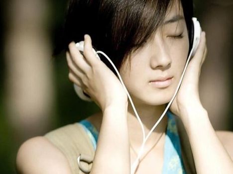 You are currently viewing Listen to music correctly and prevent deafness