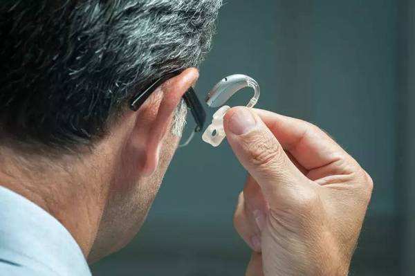 Precautions for wearing a hearing aid