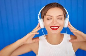 Read more about the article Wearing headphones can cause deafness