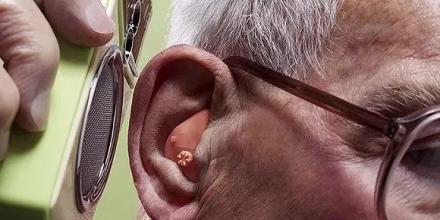 How much is the price of an elderly hearing aid?