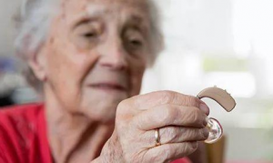 Read more about the article Why do many elderly people refuse hearing aids?