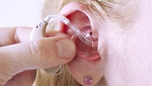 Read more about the article Can you wear a hearing aid to replace your ear?